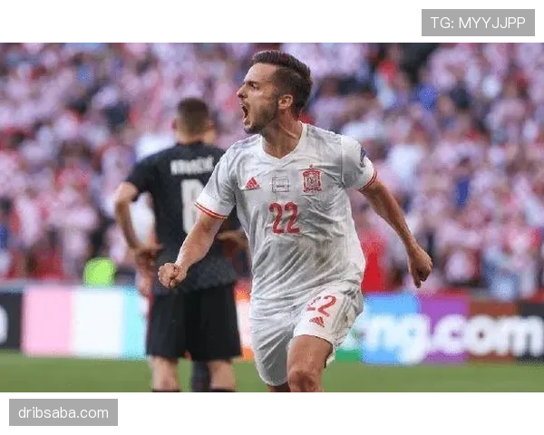 佩德里与莫德里奇的中场控制力与战术价值差异解析